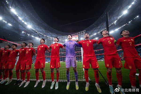 片中白客担当主演，挑战一个涉世未深的报社实习记者，试图通过一篇新闻报导，去改变一亿人的命运